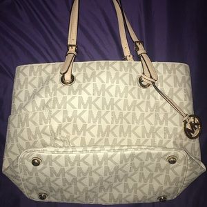 Michael Kors Jet Set Logo Vanilla
